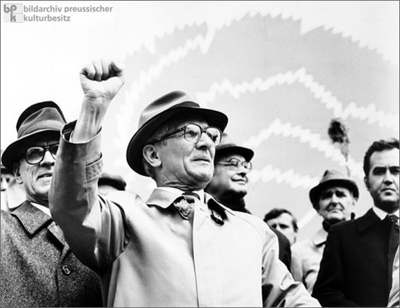 Willi Stoph und Erich Honecker (1. Mai 1984)
